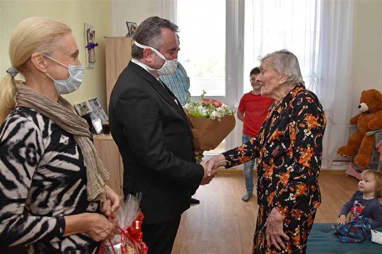 Růžena Malinová má krásných 103 let