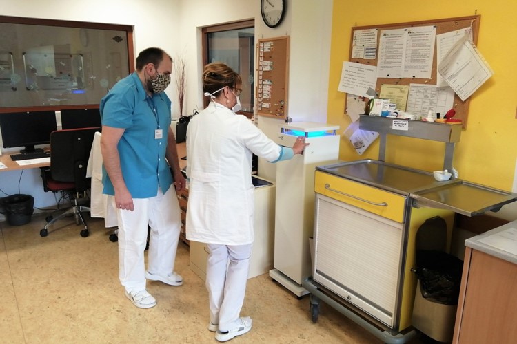 Frýdecko-místecký hospic může díky daru Nadace ČEZ i v době koronaviru přijímat pacienty s tracheostomií 