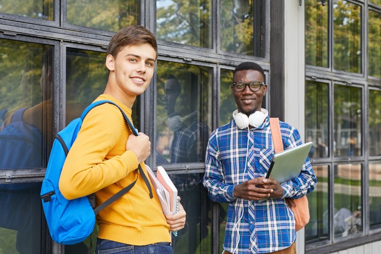 Studenti mohou na zkušenou do zahraničí. Kraj jim přispěje na pobyt
