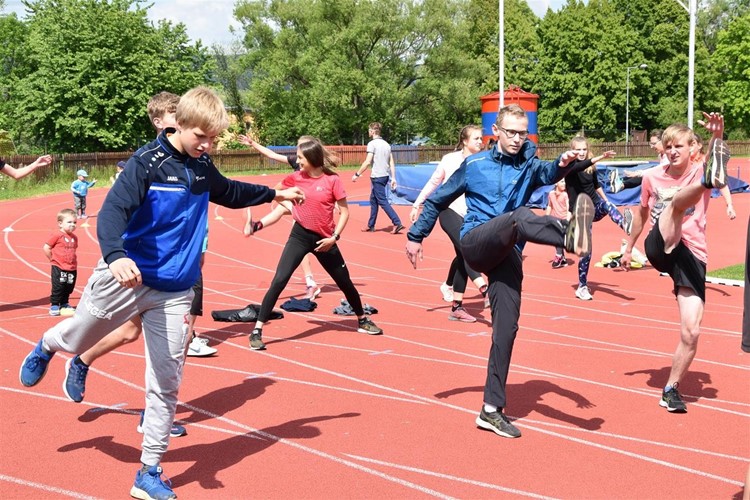 Společně na start se ve Valašském Meziříčí postavilo přes 100 atletů