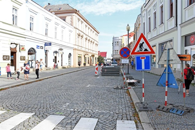 Oprava kanalizace omezí dopravu v centru Valašského Meziříčí