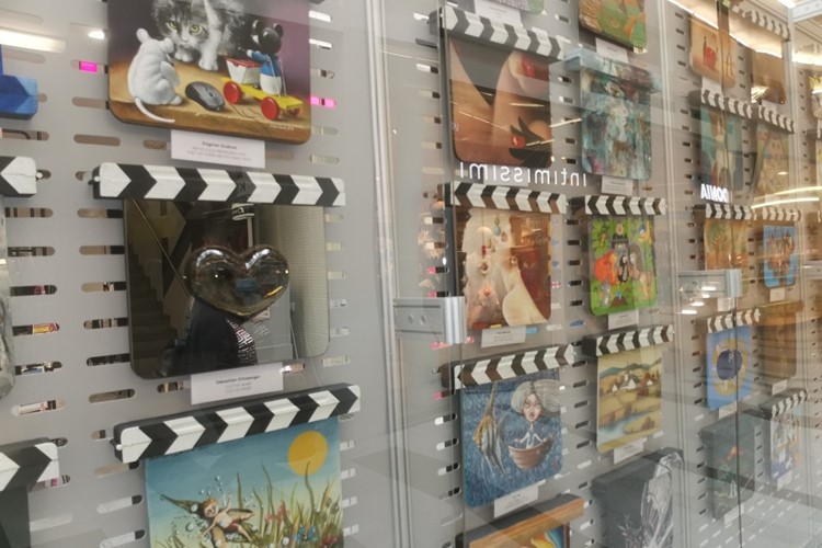 Filmové klapky jsou k vidění v brněnské Galerii Vaňkovka