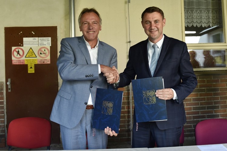 Liberecký kraj uzavřel memorandum se společností SeneCura o vybudování zařízení sociálních služeb v Jablonném v Podještědí